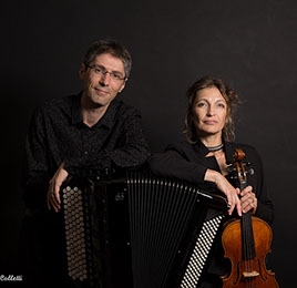 Duo Détour de Babel, Emmanuelle Touly (Violon) et Fabien Packo (Accordéon) Photo Pierre Colletti